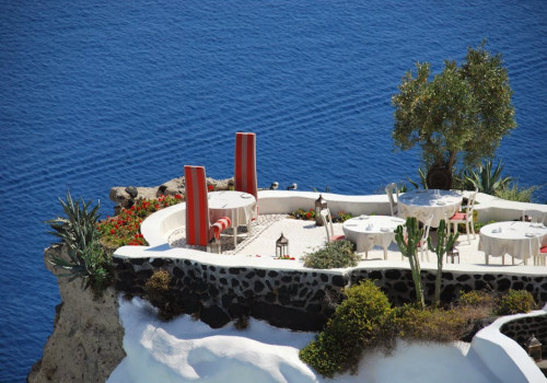 Nieuwe tuin aanleggen in Griekse stijl? Doe inspiratie op in Santorini!